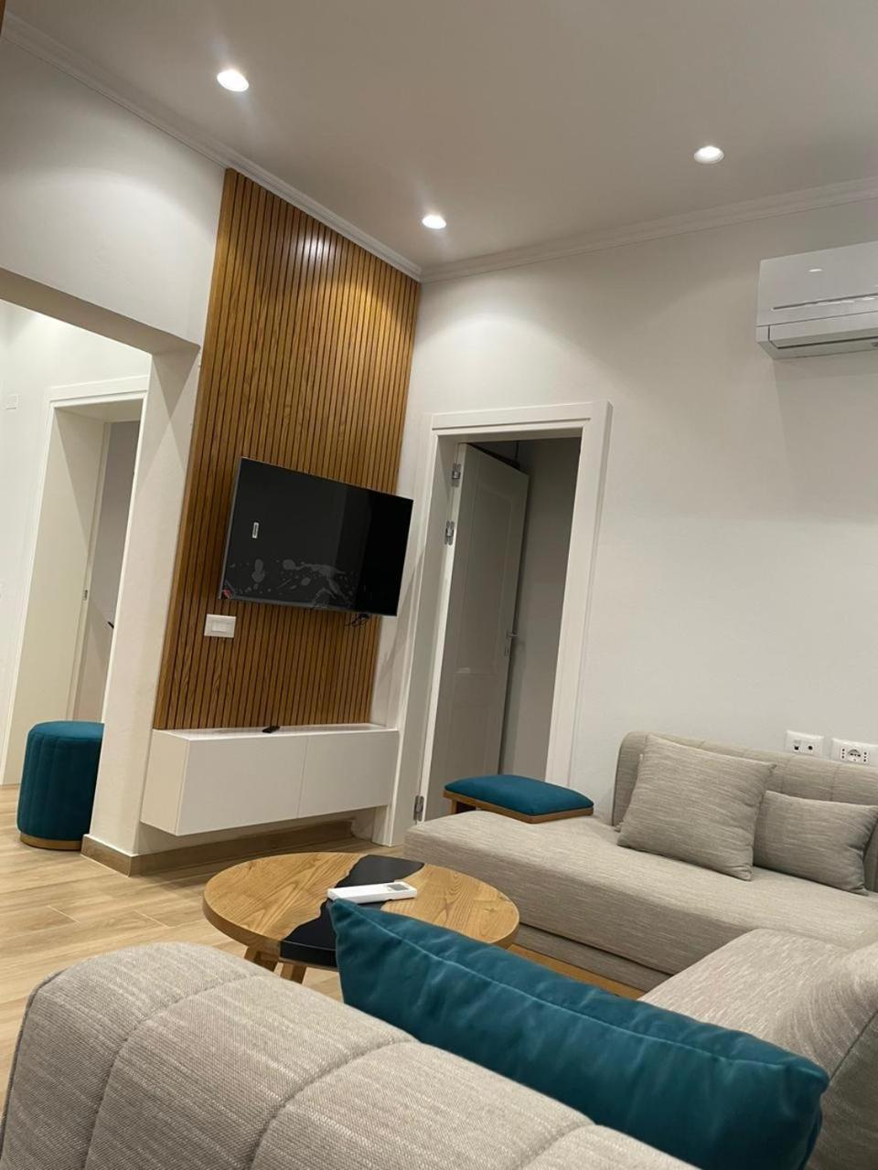 City Center Apartment Kafe Flora Тирана Экстерьер фото